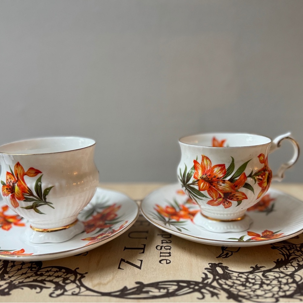Elizabethan Provincial Prairie Lilly Fine Bone China Teacup Set with saucers